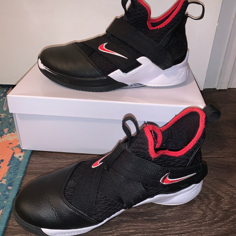 Nike Basketball shoes!!